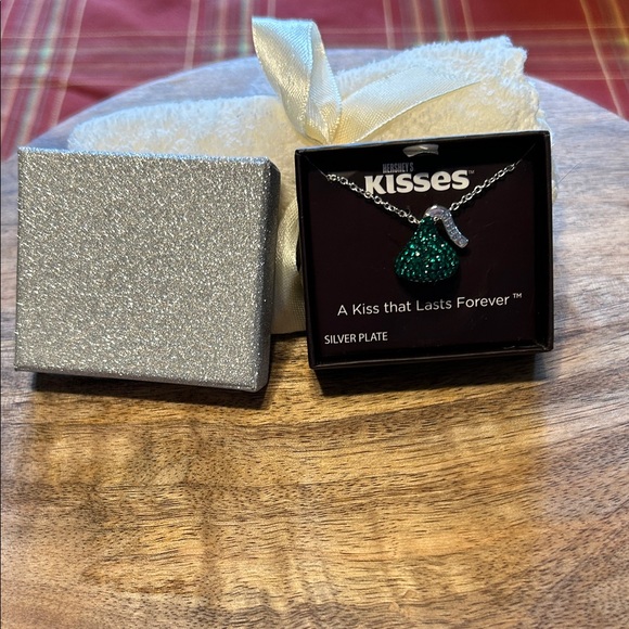 Hershey’s Kisses Vintage Silver Plated Brass Hershey’s Kiss Kelly Green Pendant - Picture 2 of 9